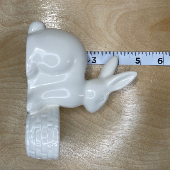 Vintage 90s Ceramic Easter Bunny With Basket Egg Cup - Off White - Picture 10 of 11